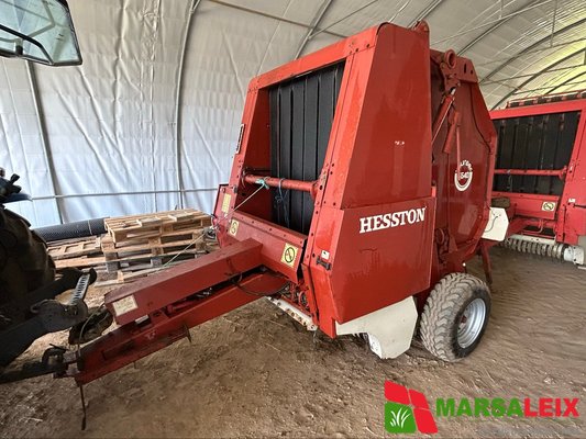 Presse à balles rondes Hesston 5540 - 1