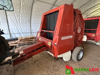 Presse à balles rondes Hesston 5540 - 1