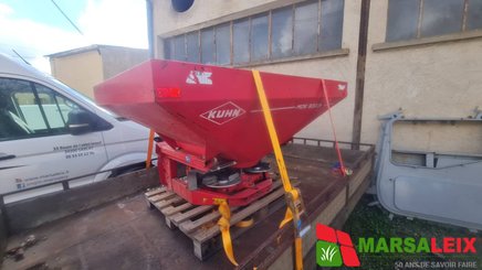 Distributeur d'engrais Kuhn 932 - 2