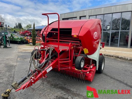 Presse à balles rondes Lely-Welger RP 245 - 1