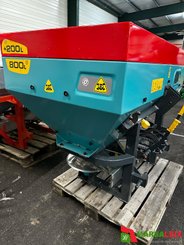 Distributeur d'engrais Terreco TERRECO 800 L  + réhausse de 200 l - 1