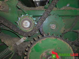 Presse à balles rondes John Deere F 441 M FXE HACHEUR - 8