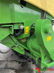 Presse à balles rondes Krone Comprima V150 - 8