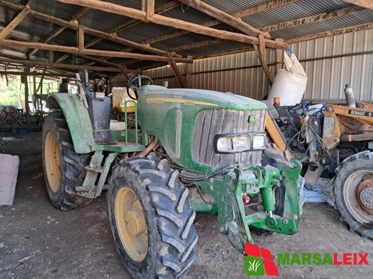 Tracteur agricole John Deere 6220 - 1