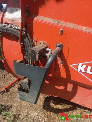 Pailleuse Kuhn Primor 2060 - 1