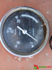 Tracteur agricole Renault 421 - 9