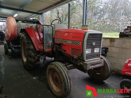 Tracteur agricole Massey Ferguson MF3050 - 1