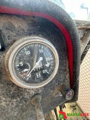 Tracteur agricole Massey Ferguson 575 - 9