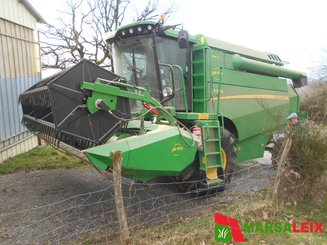 Moissonneuse batteuse John Deere W330 GEN 2 - 1