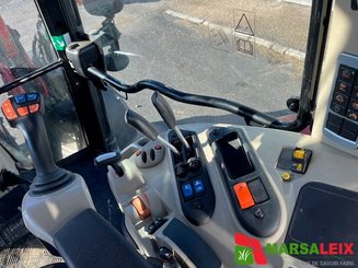 Tracteur agricole Massey Ferguson 5711 S - 12