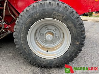 Presse à balles rondes Lely-Welger RP 245 - 3