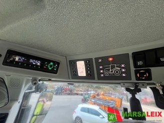 Tracteur agricole Claas AXION 800 - 12
