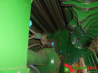 Presse à balles rondes John Deere F 441 M FXE HACHEUR - 22