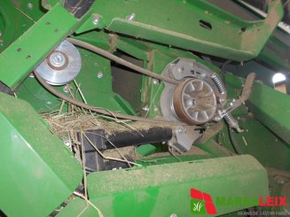 Presse à balles rondes John Deere F 441 M FXE HACHEUR - 16