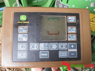 Presse à balles rondes John Deere F 441 M FXE HACHEUR - 17