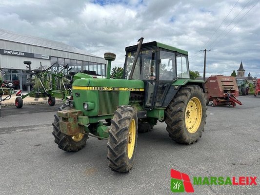 Tracteur agricole John Deere 3140 - 1