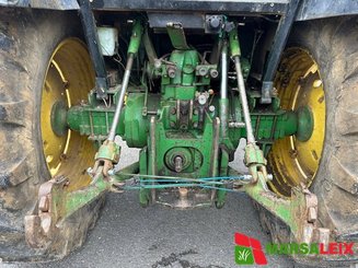 Tracteur agricole John Deere 3140 - 3