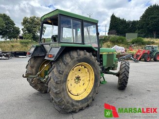 Tracteur agricole John Deere 3140 - 4