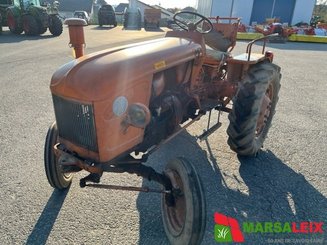 Tracteur agricole Renault N 73 - 1