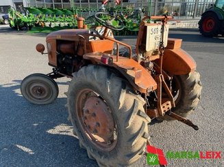 Tracteur agricole Renault N 73 - 2