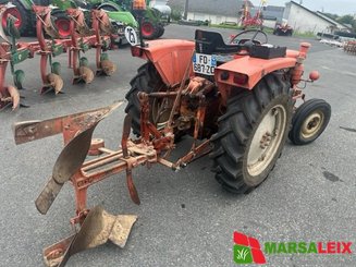 Tracteur agricole Renault SUPER 3 D  - 2