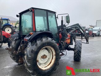 Tracteur agricole Valtra 465 - 4