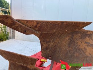Charrue Pöttinger Servo s35 - 2