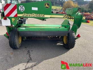 Faucheuse conditionneuse John Deere 730 - 1