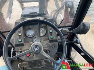 Tracteur agricole Valtra 465 - 9
