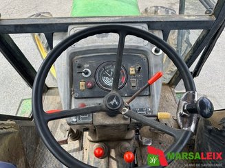 Tracteur agricole John Deere 3140 - 8