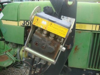 Tracteur agricole John Deere 1640 - 6