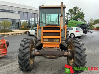 Tracteur agricole Renault 651.4 S - 5