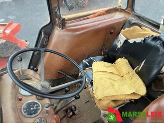 Tracteur agricole Renault 651.4 S - 11