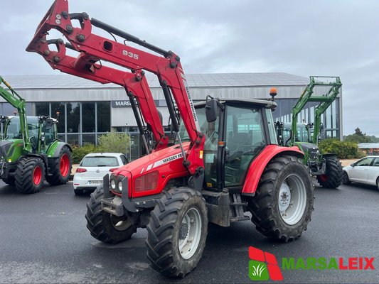 Tracteur agricole Massey Ferguson 5425 T3 - 1
