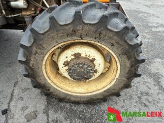 Tracteur agricole Renault 651.4 S - 9