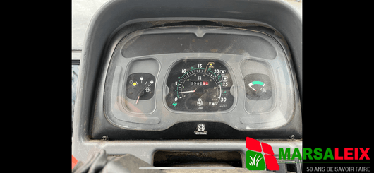 Tracteur agricole New Holland TL 90 - 7