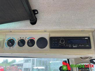 Tracteur agricole Massey Ferguson MF 5612 - 17