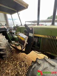 Tracteur agricole John Deere 1640 - 2