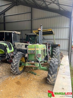 Tracteur agricole John Deere 1640 - 1