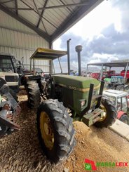 Tracteur agricole John Deere 1640 - 1