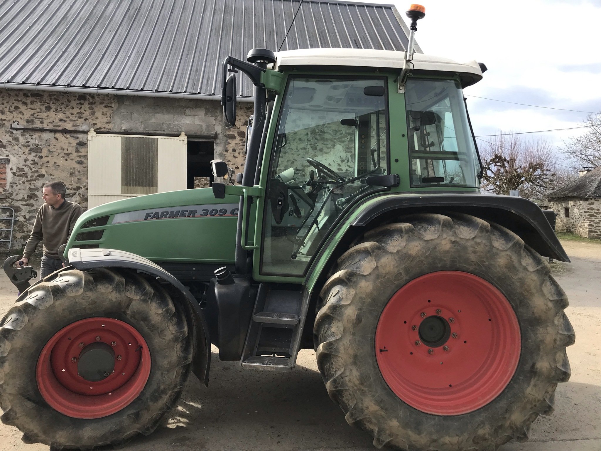 Tracteur pelleteuse enfant à pédales – Véhicule de chantier réaliste avec godet basculant