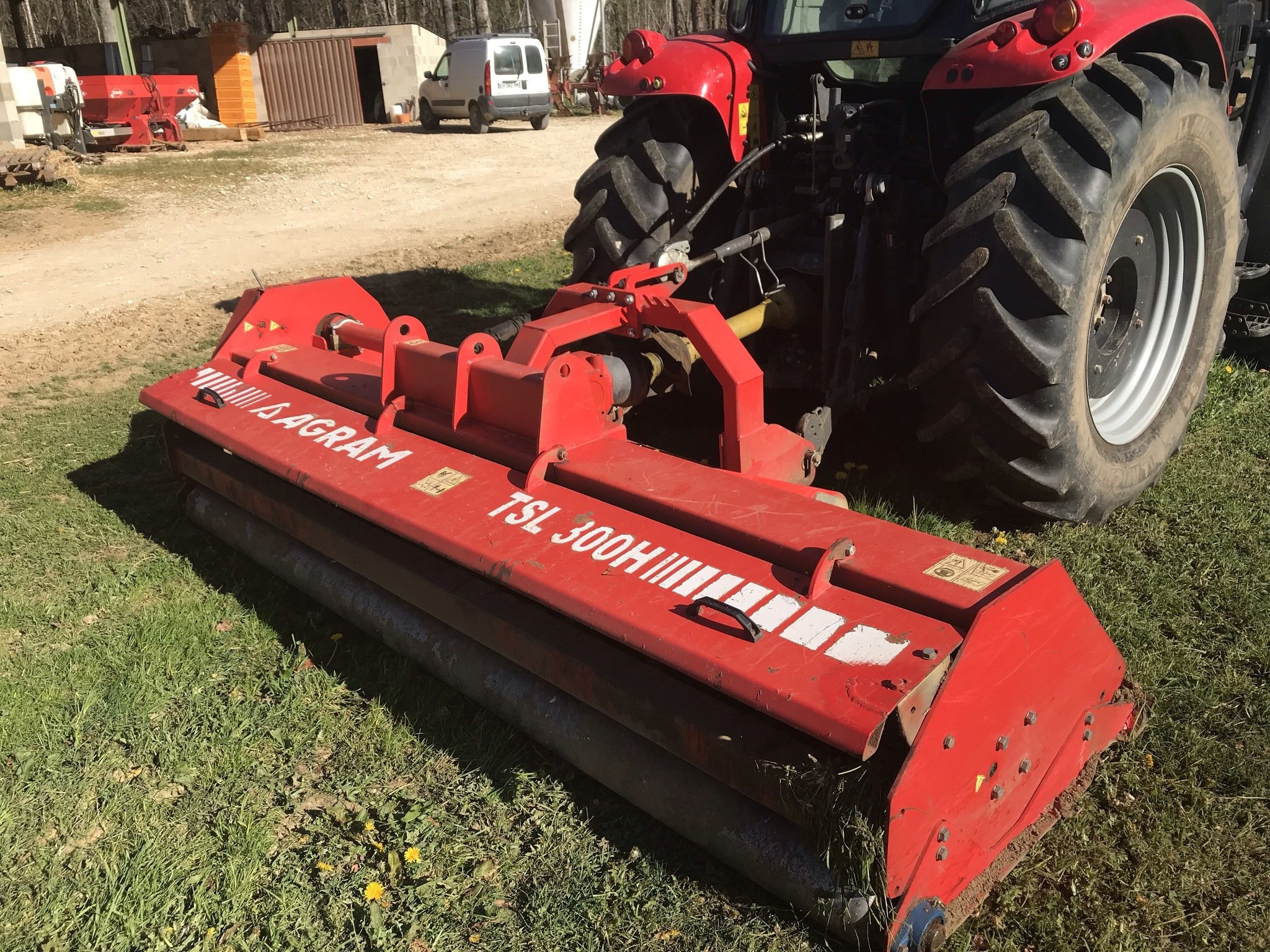 Broyeur à axe horizontal Agram TSL 300H à vendre sur Marsaleix