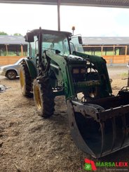 Tracteur agricole John Deere 5720 - 1
