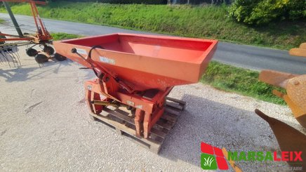Distributeur d'engrais Kuhn 932 - 1