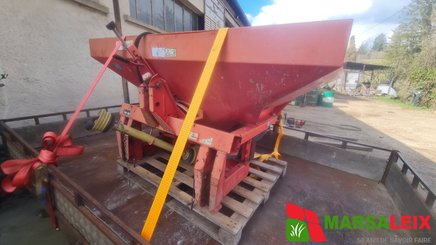 Distributeur d'engrais Kuhn 932 - 5