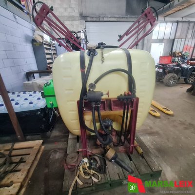 Pulvérisateur porté Hardi 600 litres  - 1