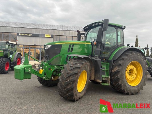 Tracteur agricole John Deere 6250 R  - 1