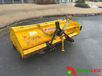 Broyeur à axe horizontal Gyrax 220 - 4