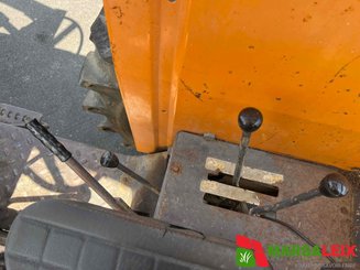 Tracteur agricole Renault 551 S - 14