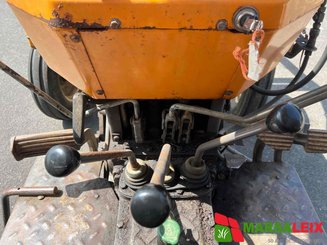 Tracteur agricole Renault 551 S - 15